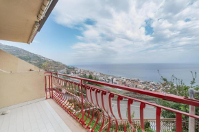 Letojanni Panoramic Apartment